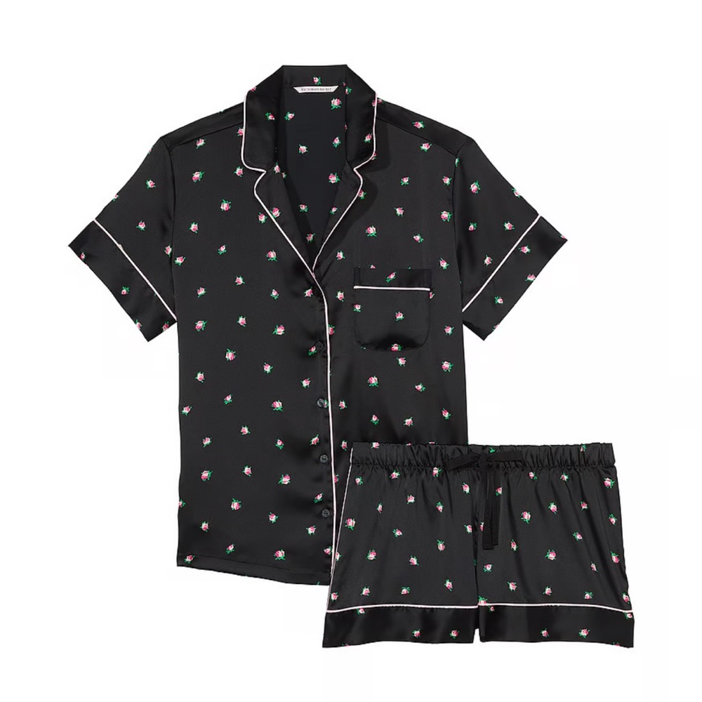 Victoria’s Secret Satin Short Pajama Set. Size M & L 🖤